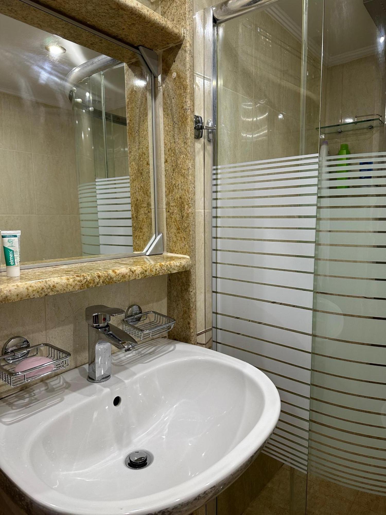 Sea View Apartament. Luxury Area In Durres Beach. Daire Dış mekan fotoğraf